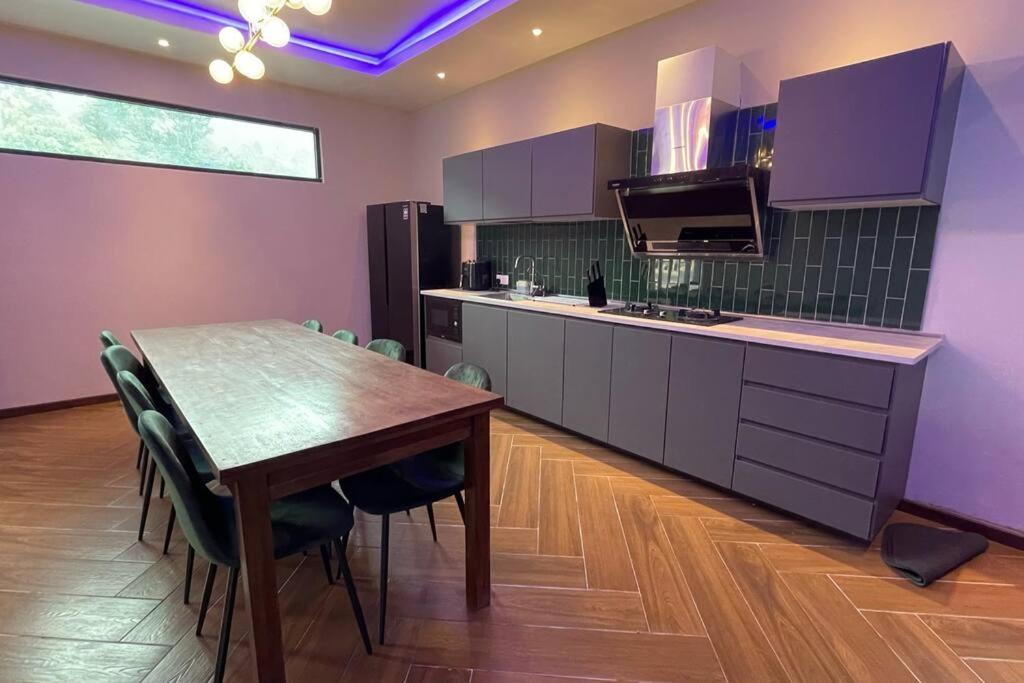 Charis Janda Baik Semi-d 5:3 Bedrooms + Pool Holiday home Bentong