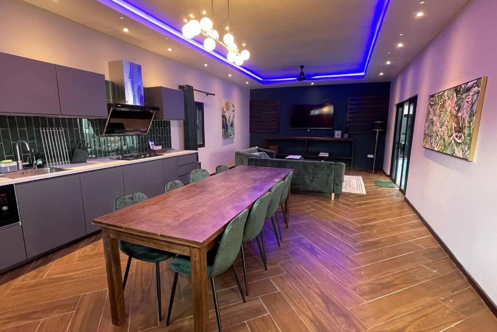 Charis Janda Baik Semi-d 5:3 Bedrooms + Pool * Bentong